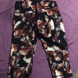 Victoria’s Secret Sport Cropped Yoga Pants M